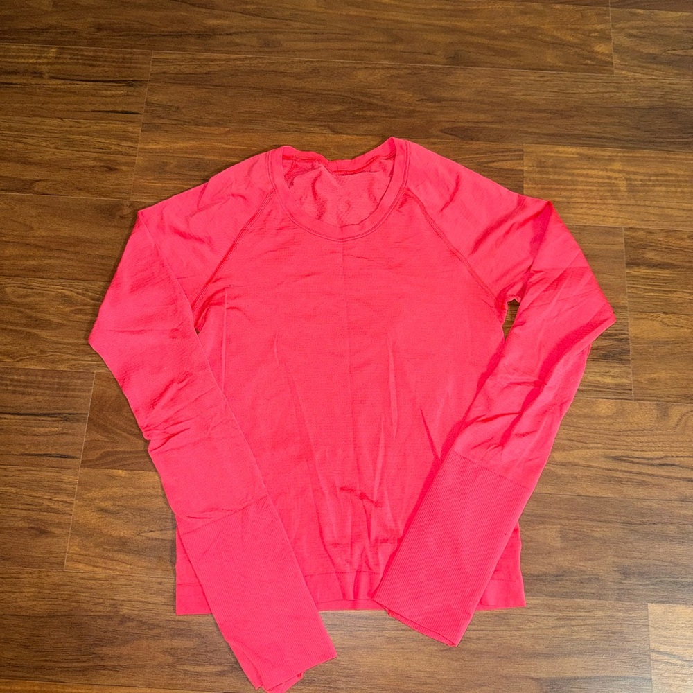 Lululemon swiftly long sleeve 
Bright Pink